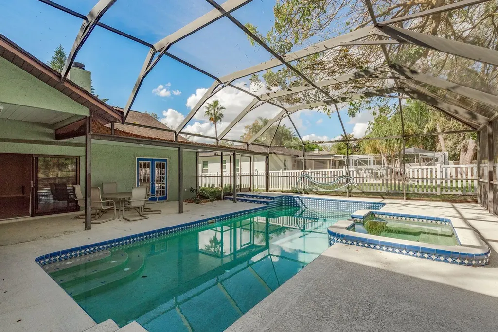 2403 Country Trails Drive Safety Harbor FL 34695