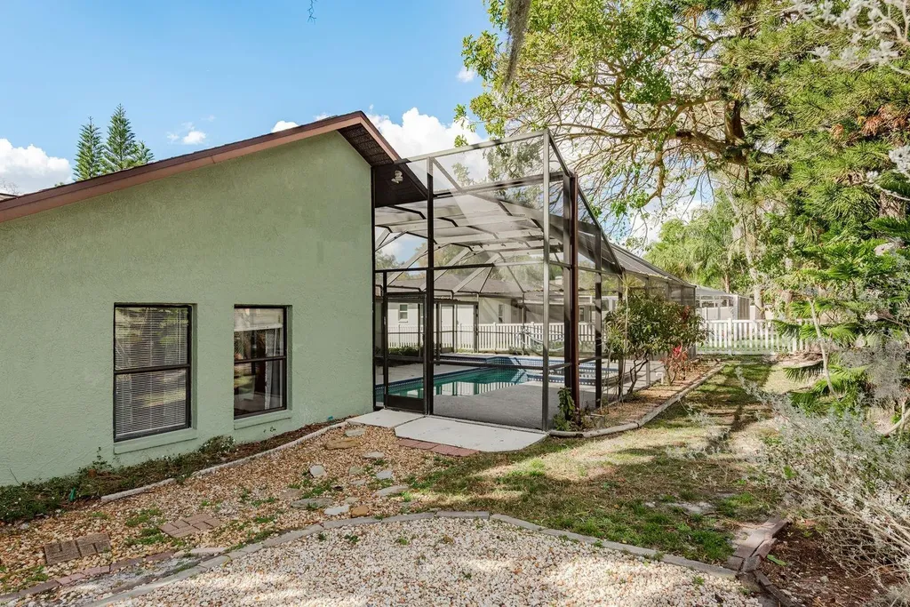 2403 Country Trails Drive Safety Harbor FL 34695