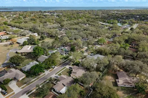2403 Country Trails Drive Safety Harbor FL 34695