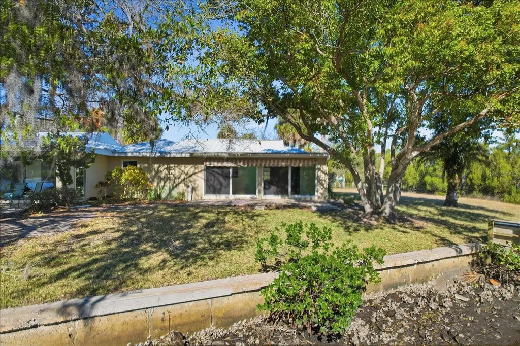 11372 W Bayshore Drive Crystal River FL 34429