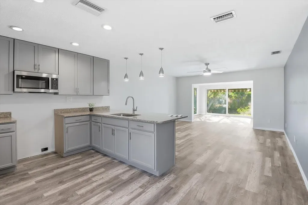 11372 W Bayshore Drive Crystal River FL 34429