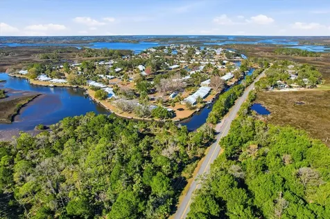 11372 W Bayshore Drive Crystal River FL 34429