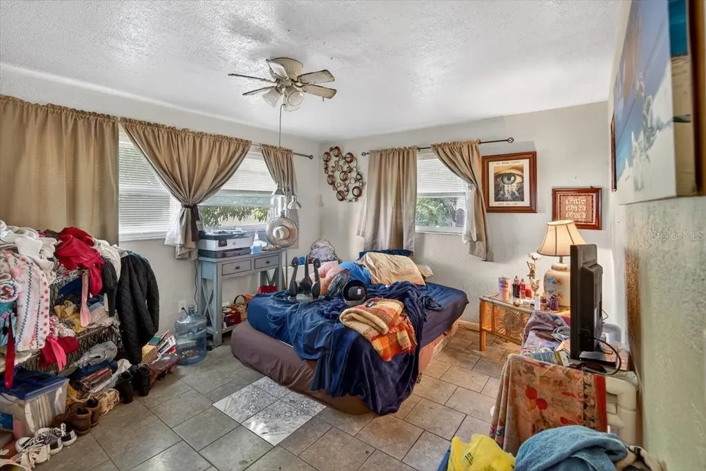 4033 Country Club Boulevard Cape Coral FL 33904