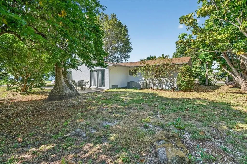 4033 Country Club Boulevard Cape Coral FL 33904