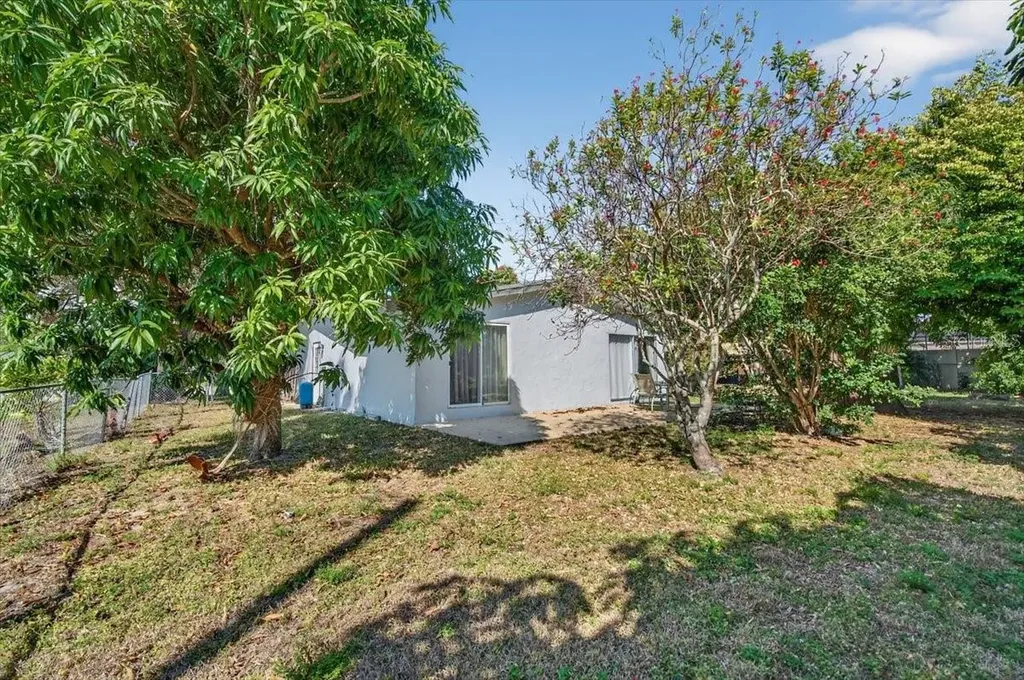 4033 Country Club Boulevard Cape Coral FL 33904