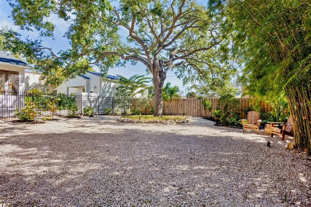 1516 Oak Street Sarasota FL 34236