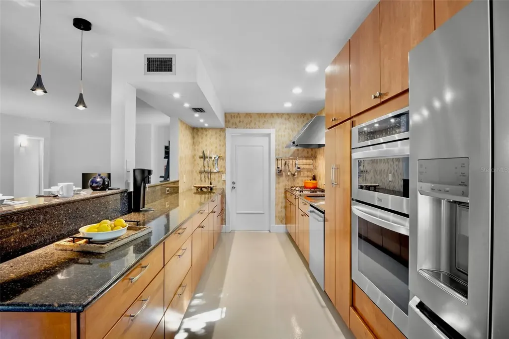 1516 Oak Street Sarasota FL 34236