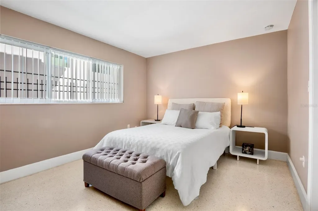 1516 Oak Street Sarasota FL 34236