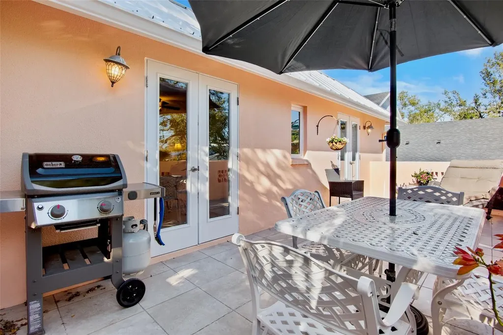 1516 Oak Street Sarasota FL 34236