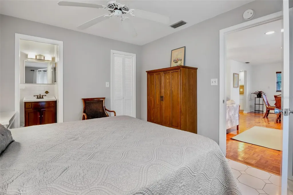 1516 Oak Street Sarasota FL 34236