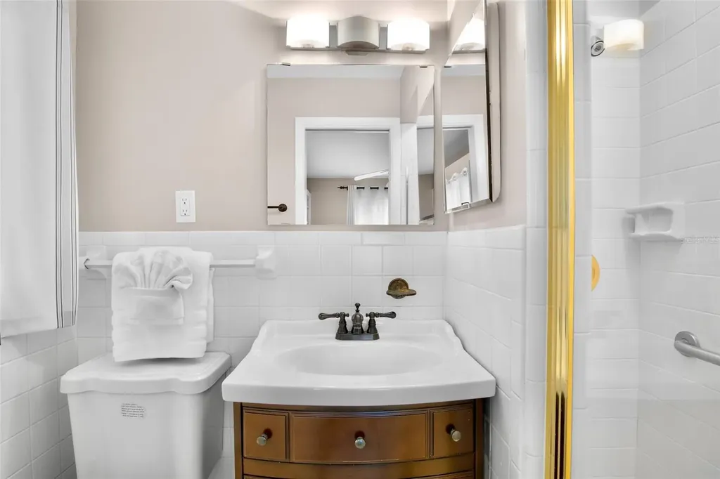 1516 Oak Street Sarasota FL 34236