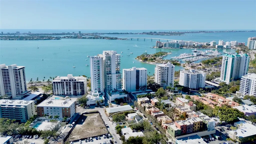 1516 Oak Street Sarasota FL 34236