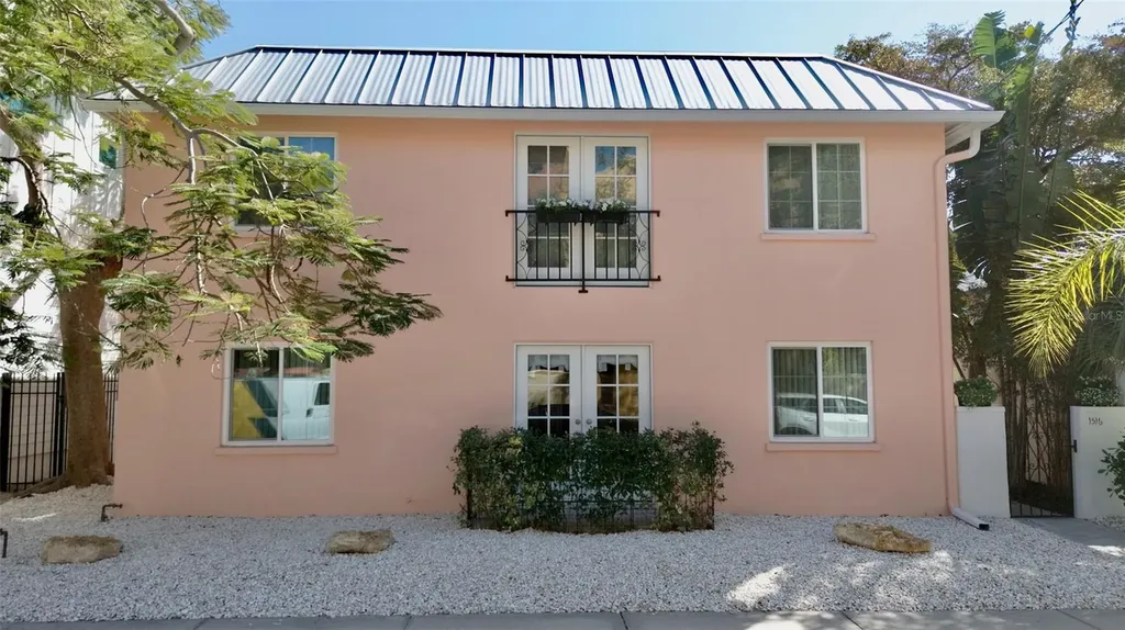 1516 Oak Street Sarasota FL 34236