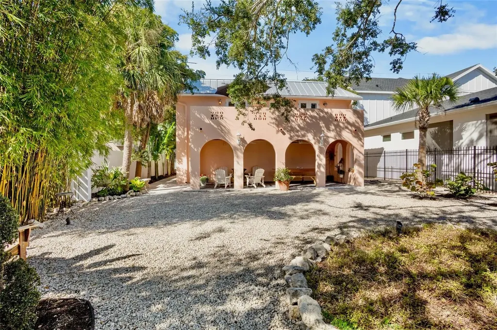 1516 Oak Street Sarasota FL 34236