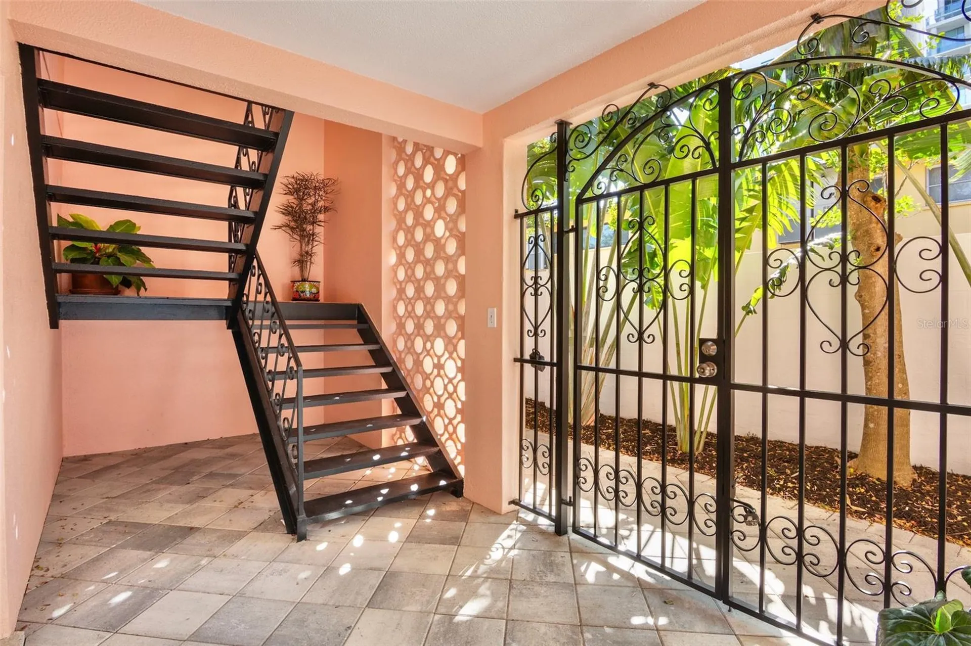 1516 Oak Street Sarasota FL 34236