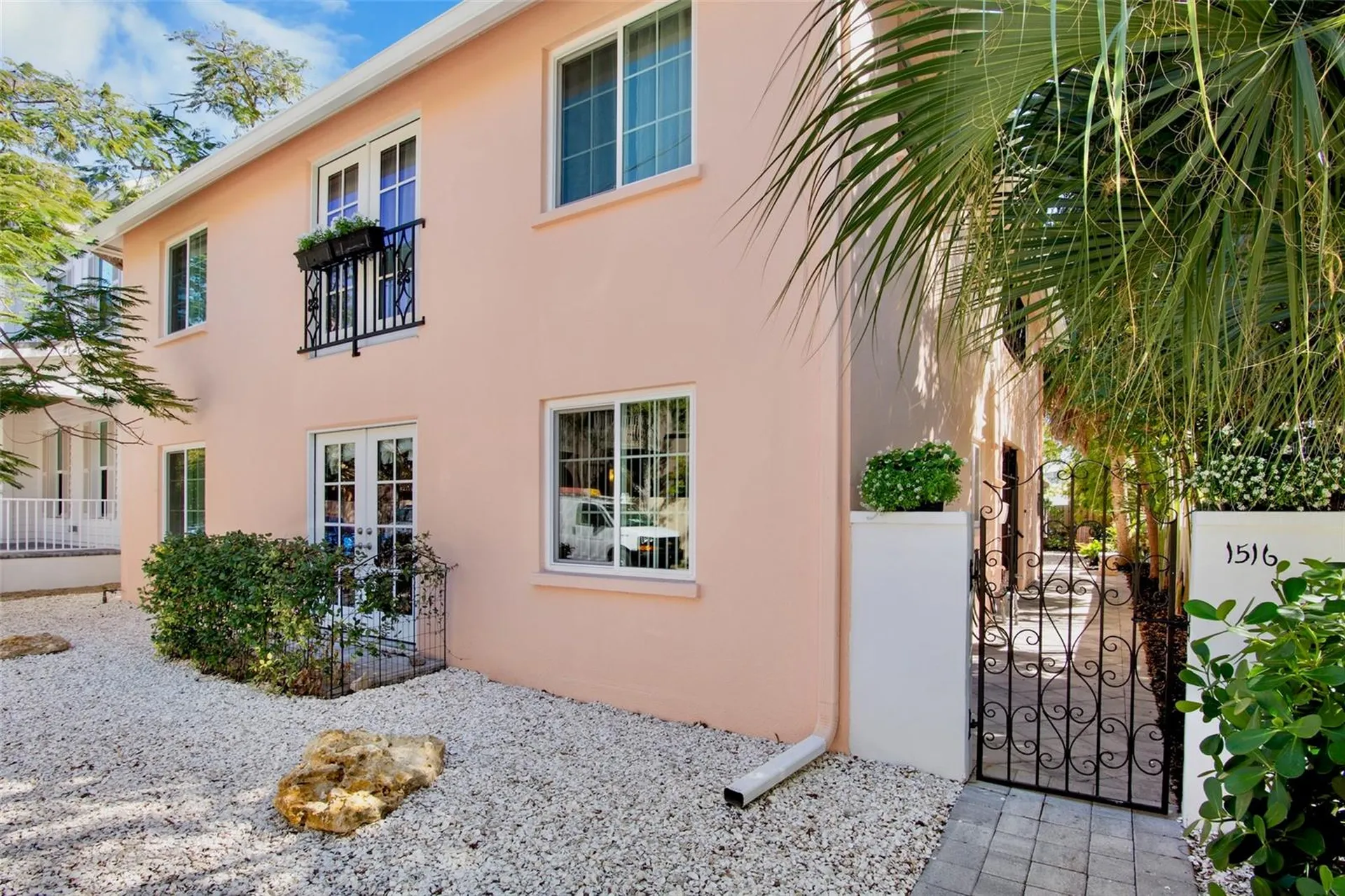 1516 Oak Street Sarasota FL 34236