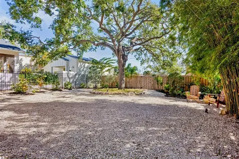 1516 Oak Street Sarasota FL 34236