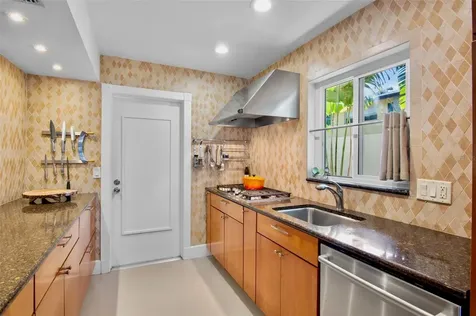 1516 Oak Street Sarasota FL 34236