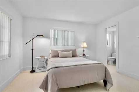 1516 Oak Street Sarasota FL 34236