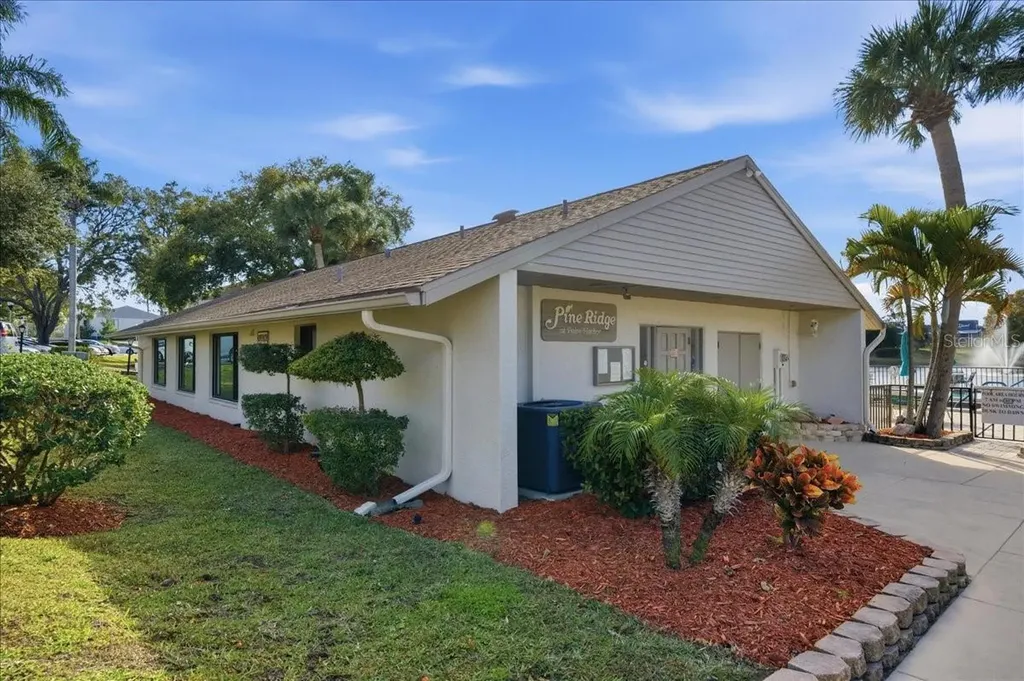 2666 Pine Ridge Way N Palm Harbor FL 34684