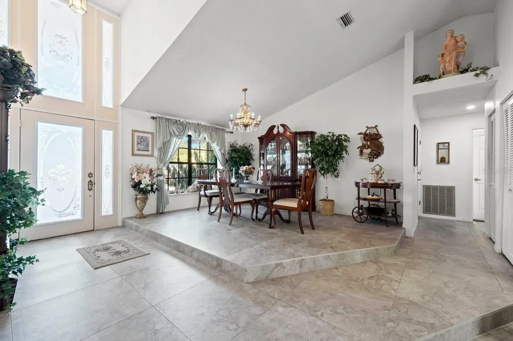 2501 E Diana Street Tampa FL 33610