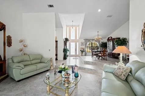 2501 E Diana Street Tampa FL 33610