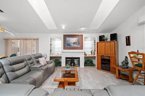 2501 E Diana Street Tampa FL 33610