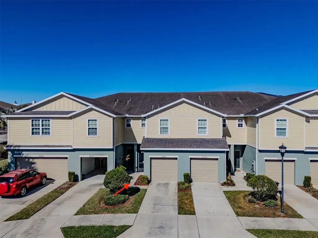 4734 White Sanderling Ct Court Tampa FL 33619
