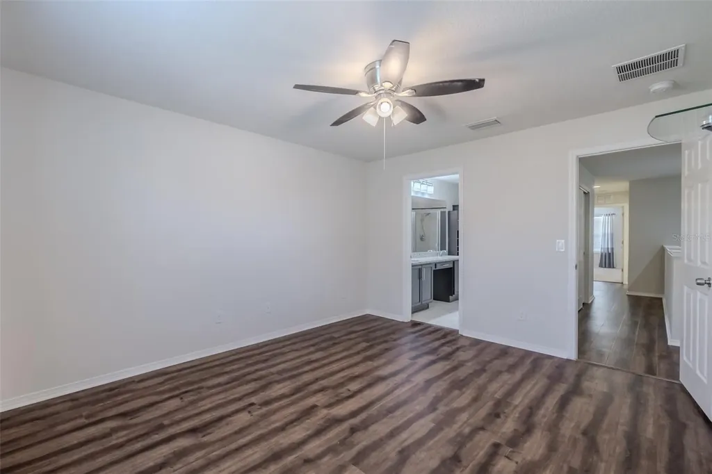 4734 White Sanderling Ct Court Tampa FL 33619