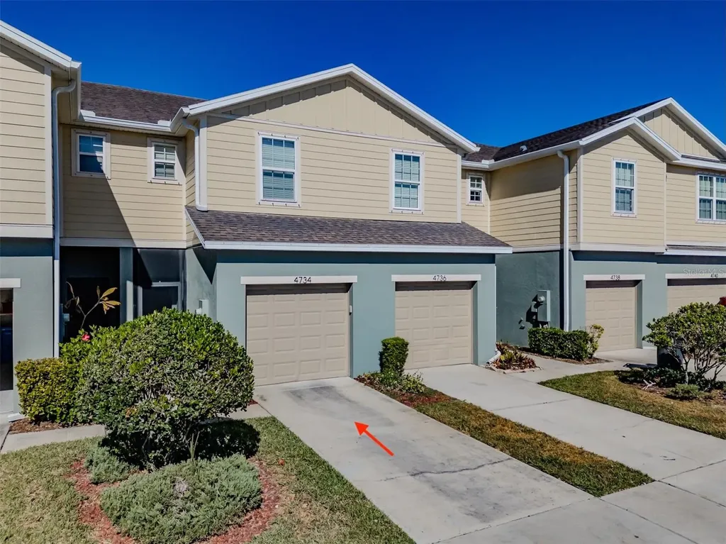 4734 White Sanderling Ct Court Tampa FL 33619