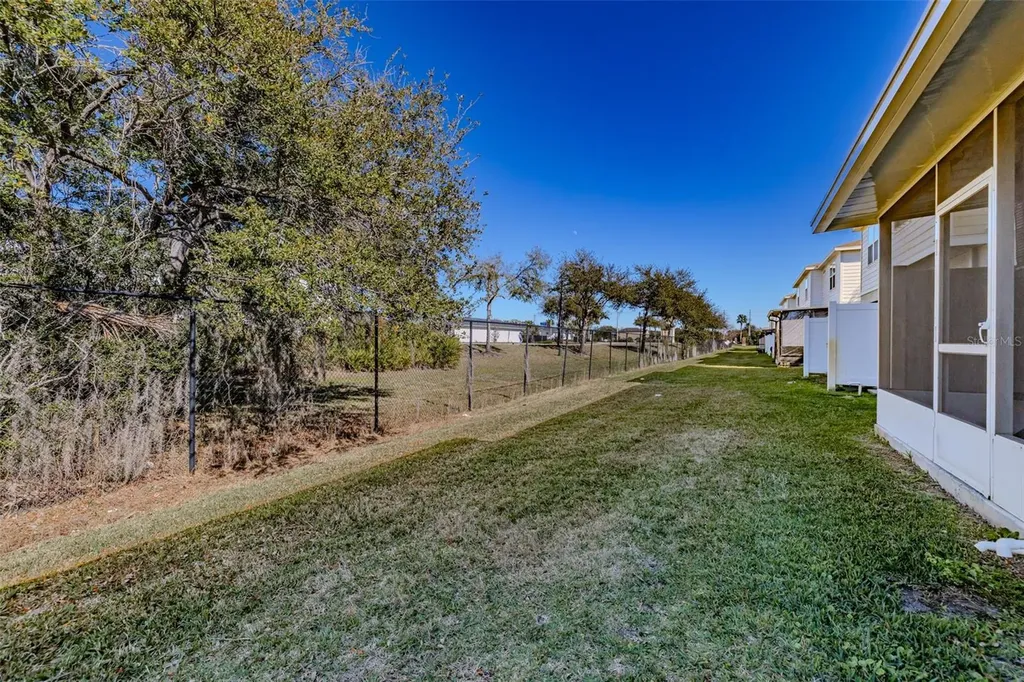4734 White Sanderling Ct Court Tampa FL 33619
