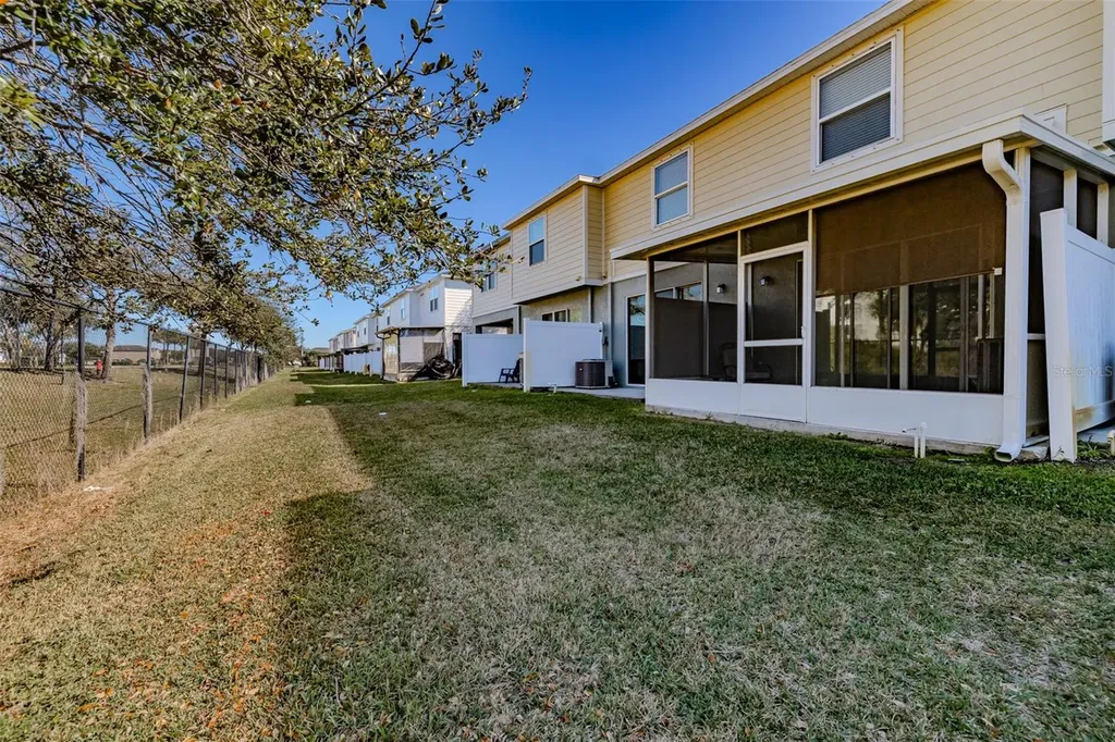 4734 White Sanderling Ct Court Tampa FL 33619