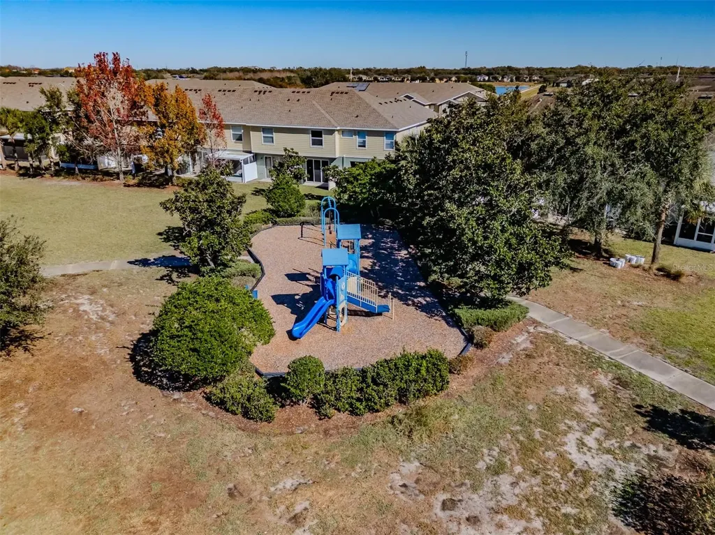 4734 White Sanderling Ct Court Tampa FL 33619