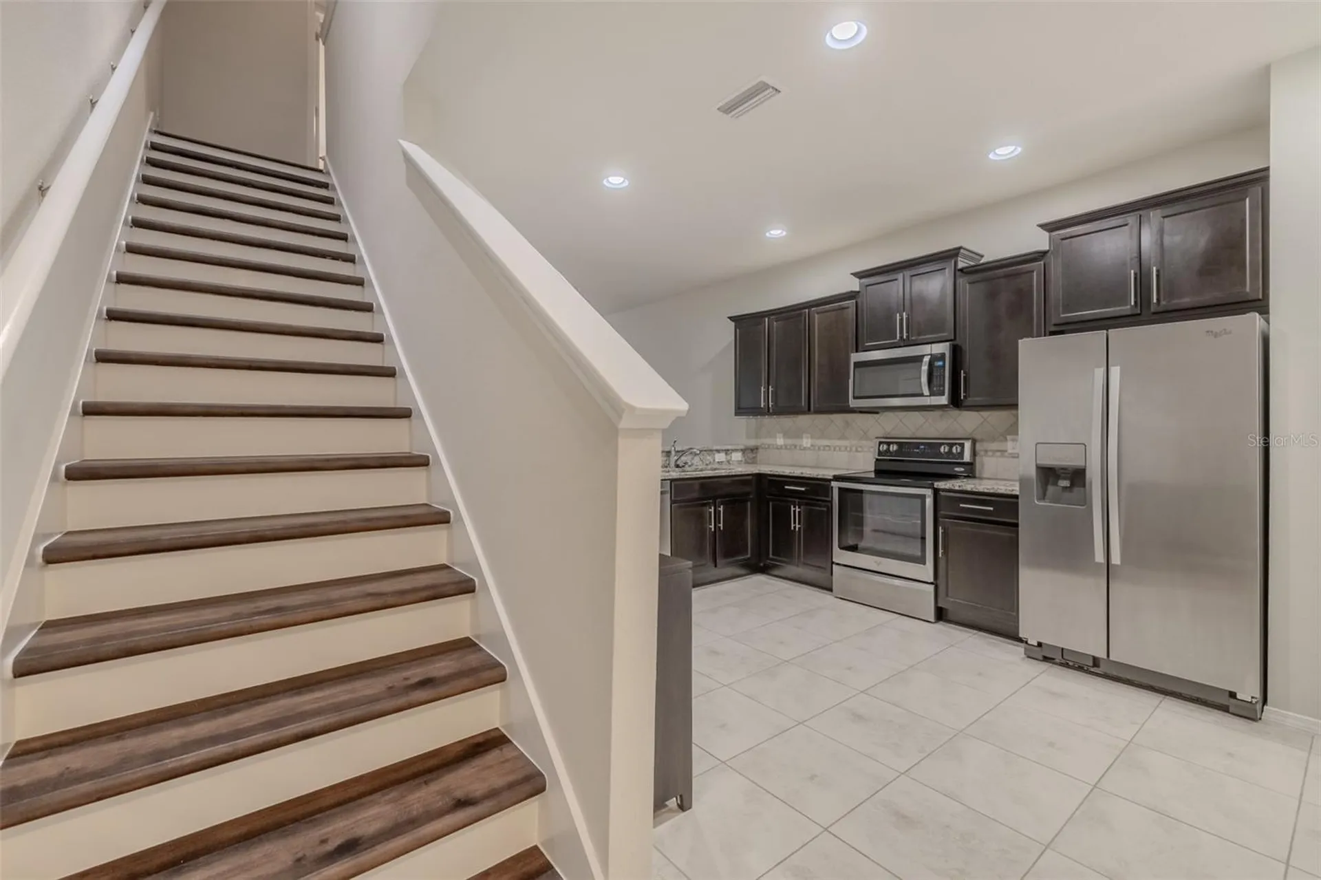 4734 White Sanderling Ct Court Tampa FL 33619