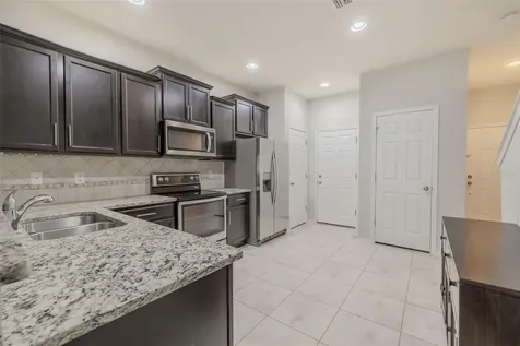 4734 White Sanderling Ct Court Tampa FL 33619