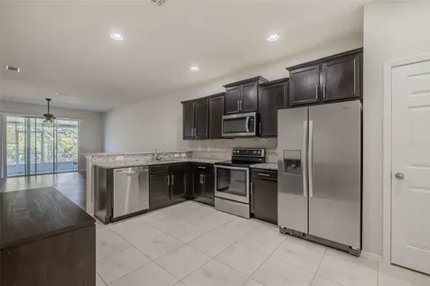 4734 White Sanderling Ct Court Tampa FL 33619