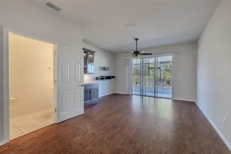 4734 White Sanderling Ct Court Tampa FL 33619
