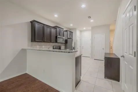 4734 White Sanderling Ct Court Tampa FL 33619