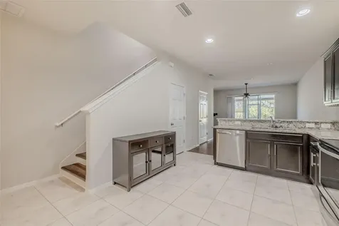4734 White Sanderling Ct Court Tampa FL 33619