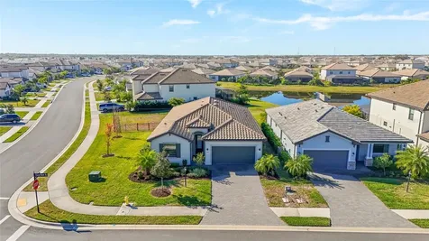 5107 Coral Reef Way Bradenton FL 34211