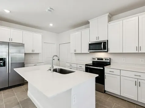 2273 Hen Minneola FL 34715