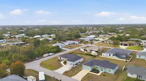 10300 Sandrift Avenue Englewood FL 34224