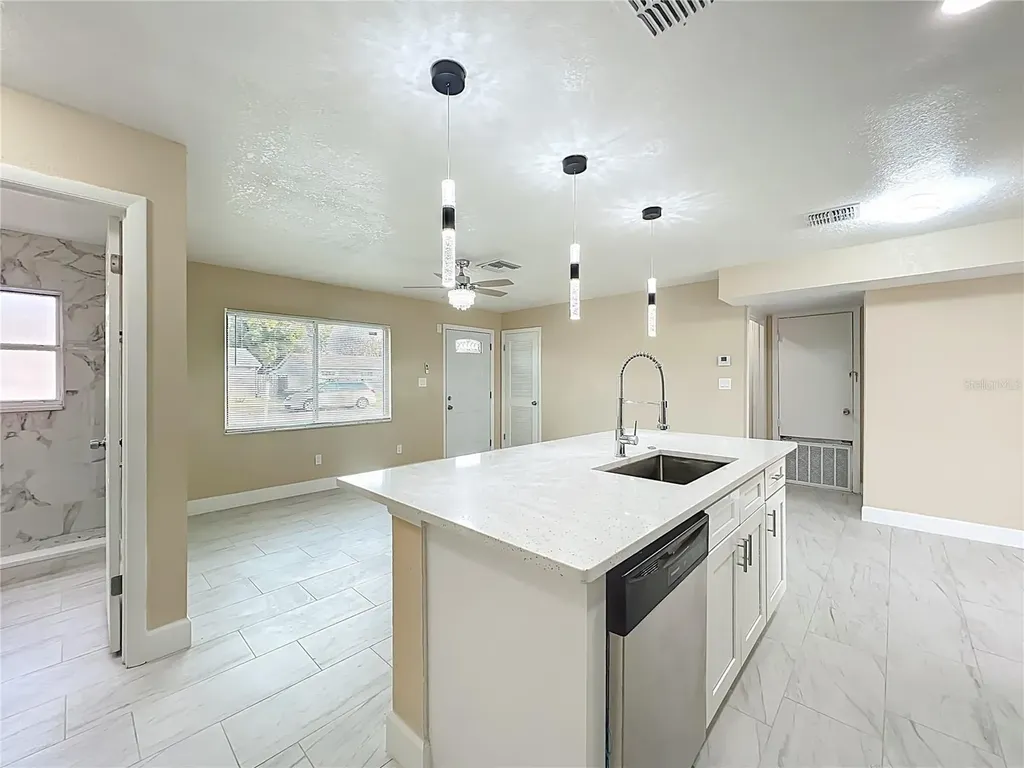 4052 Castlegate Drive Orlando FL 32839
