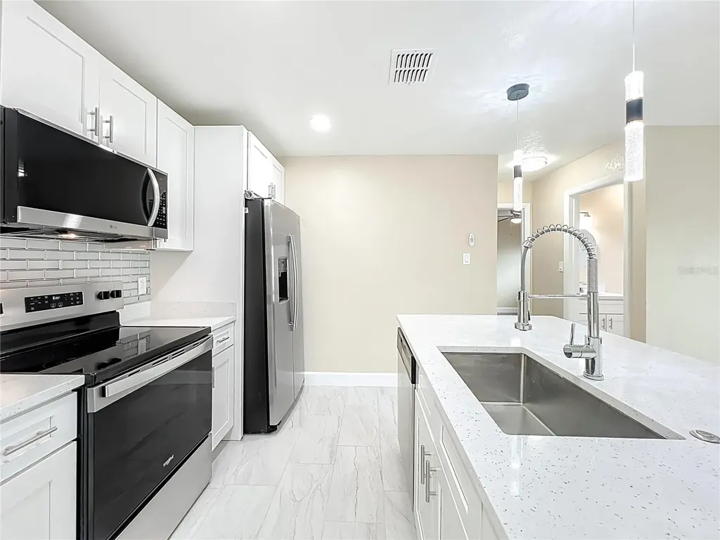 4052 Castlegate Drive Orlando FL 32839