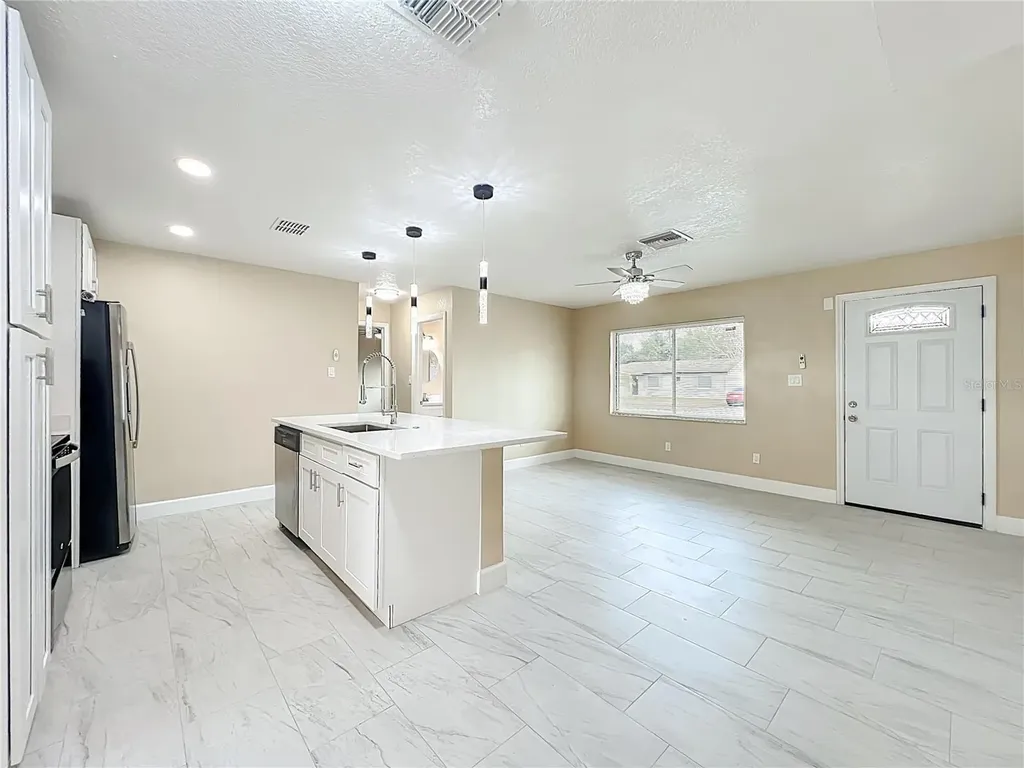 4052 Castlegate Drive Orlando FL 32839