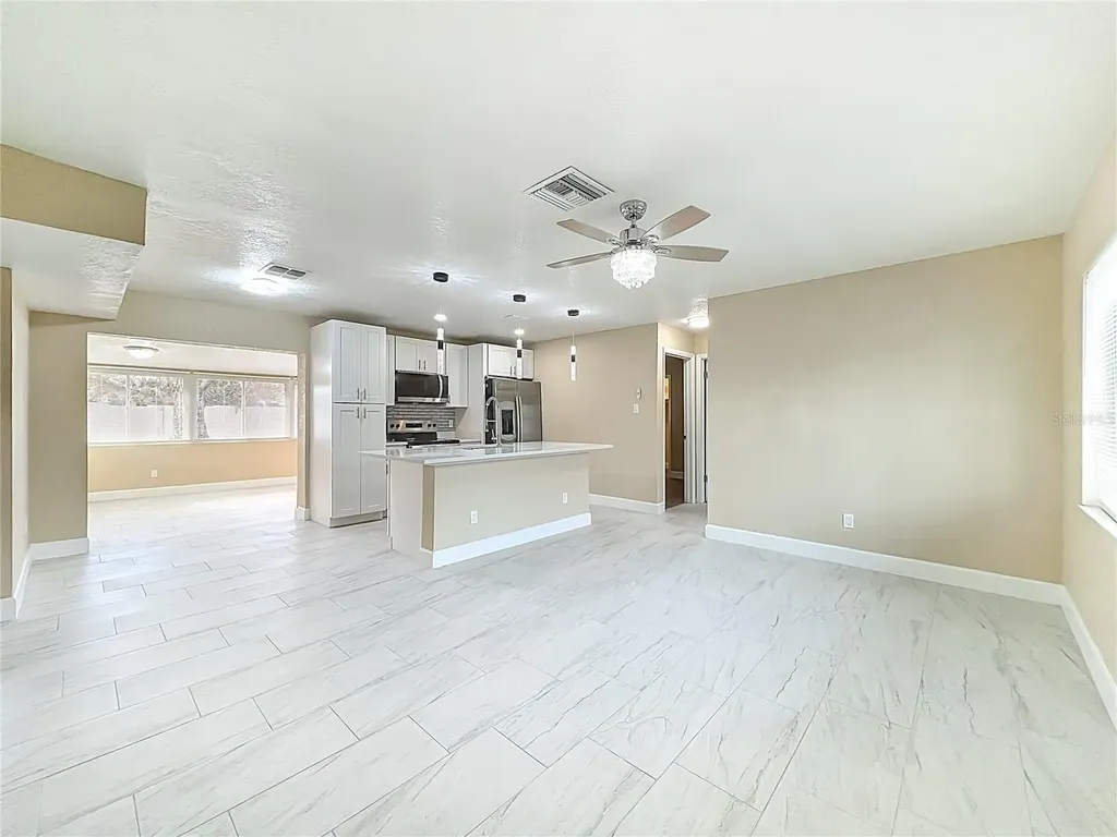 4052 Castlegate Drive Orlando FL 32839