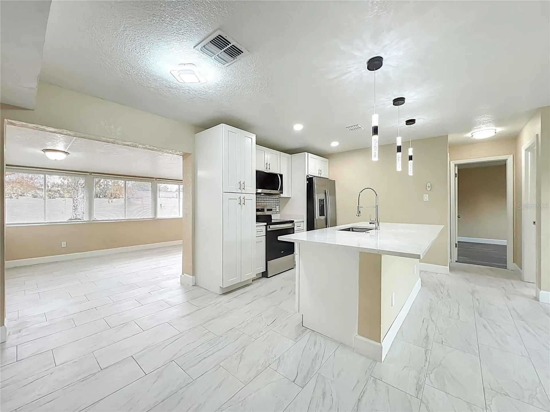 4052 Castlegate Drive Orlando FL 32839