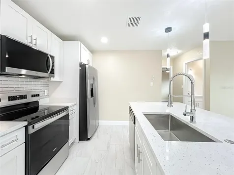 4052 Castlegate Drive Orlando FL 32839