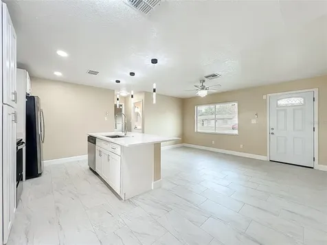 4052 Castlegate Drive Orlando FL 32839