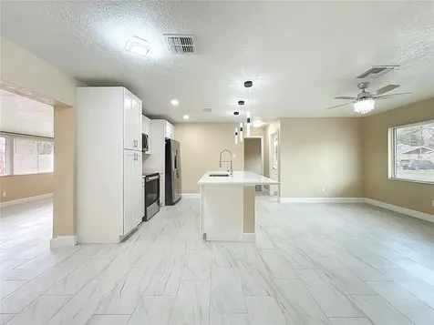 4052 Castlegate Drive Orlando FL 32839